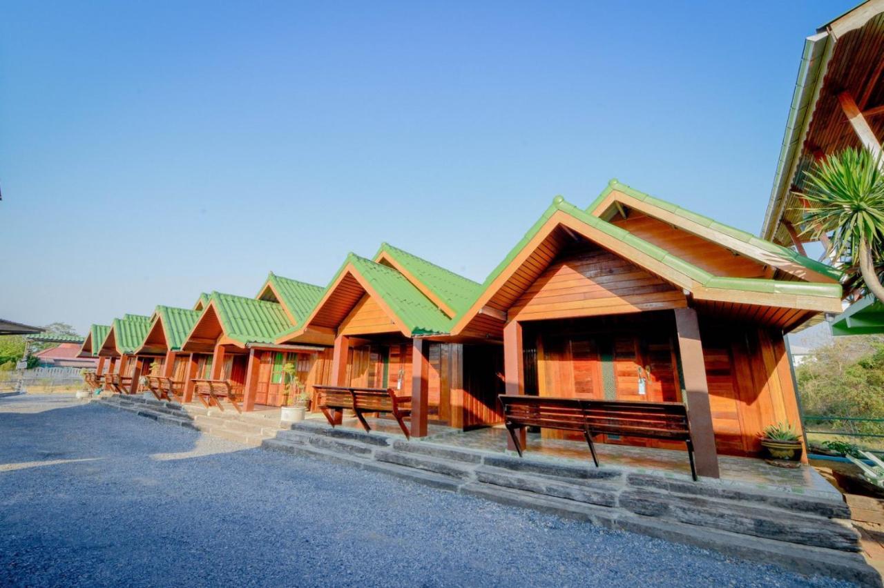 Mrk Resort & Massage Lopburi Exterior photo