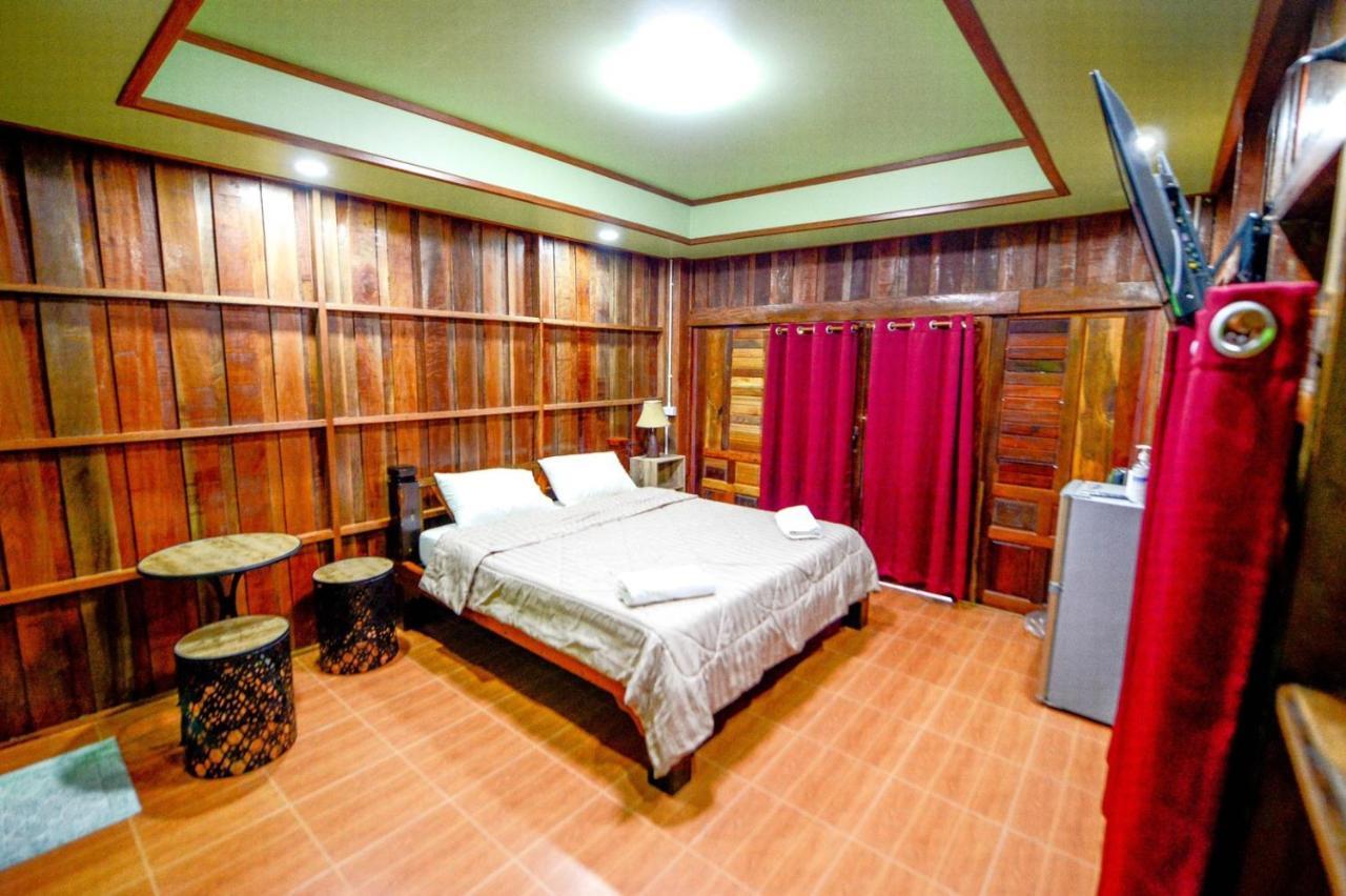 Mrk Resort & Massage Lopburi Exterior photo