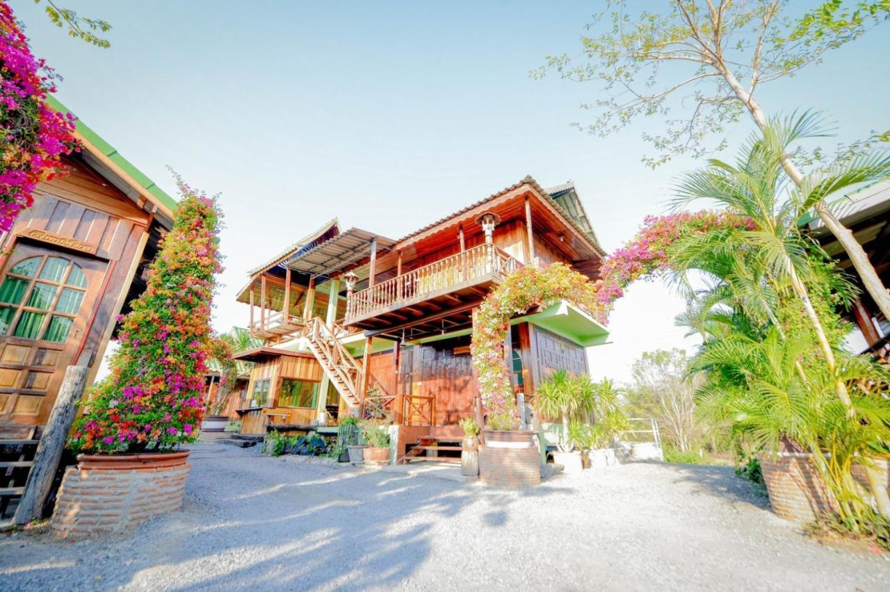 Mrk Resort & Massage Lopburi Exterior photo