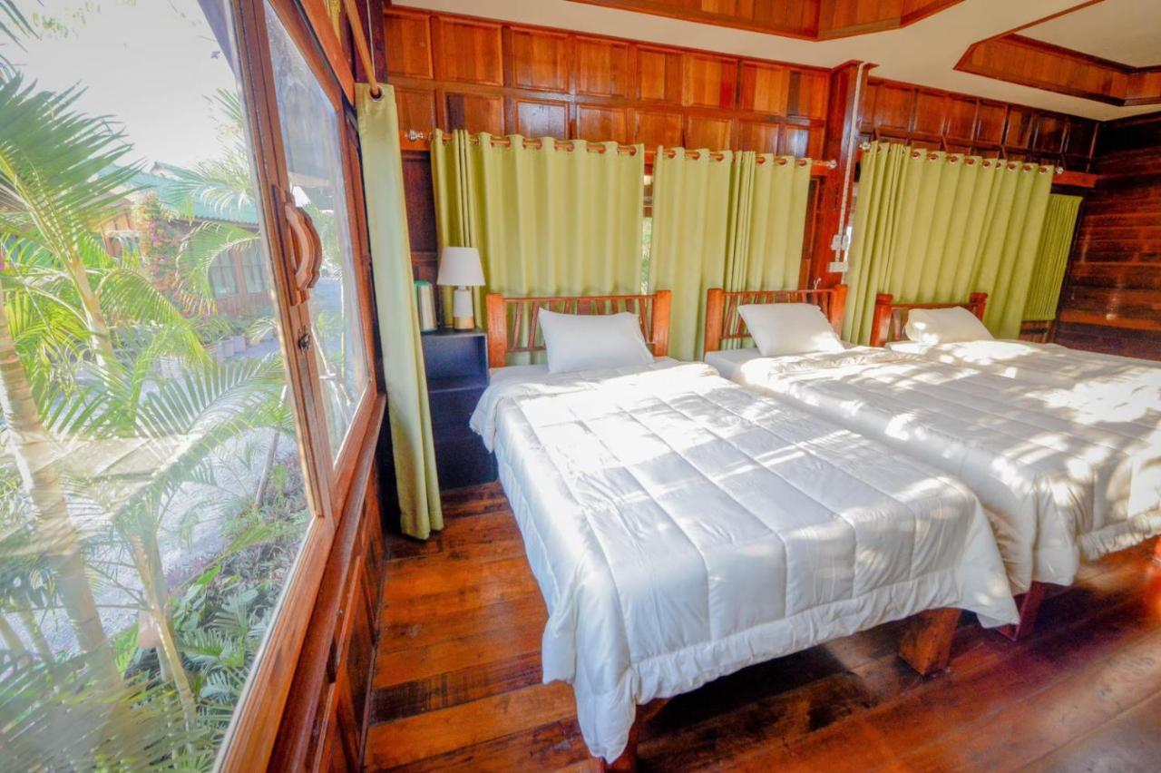 Mrk Resort & Massage Lopburi Exterior photo