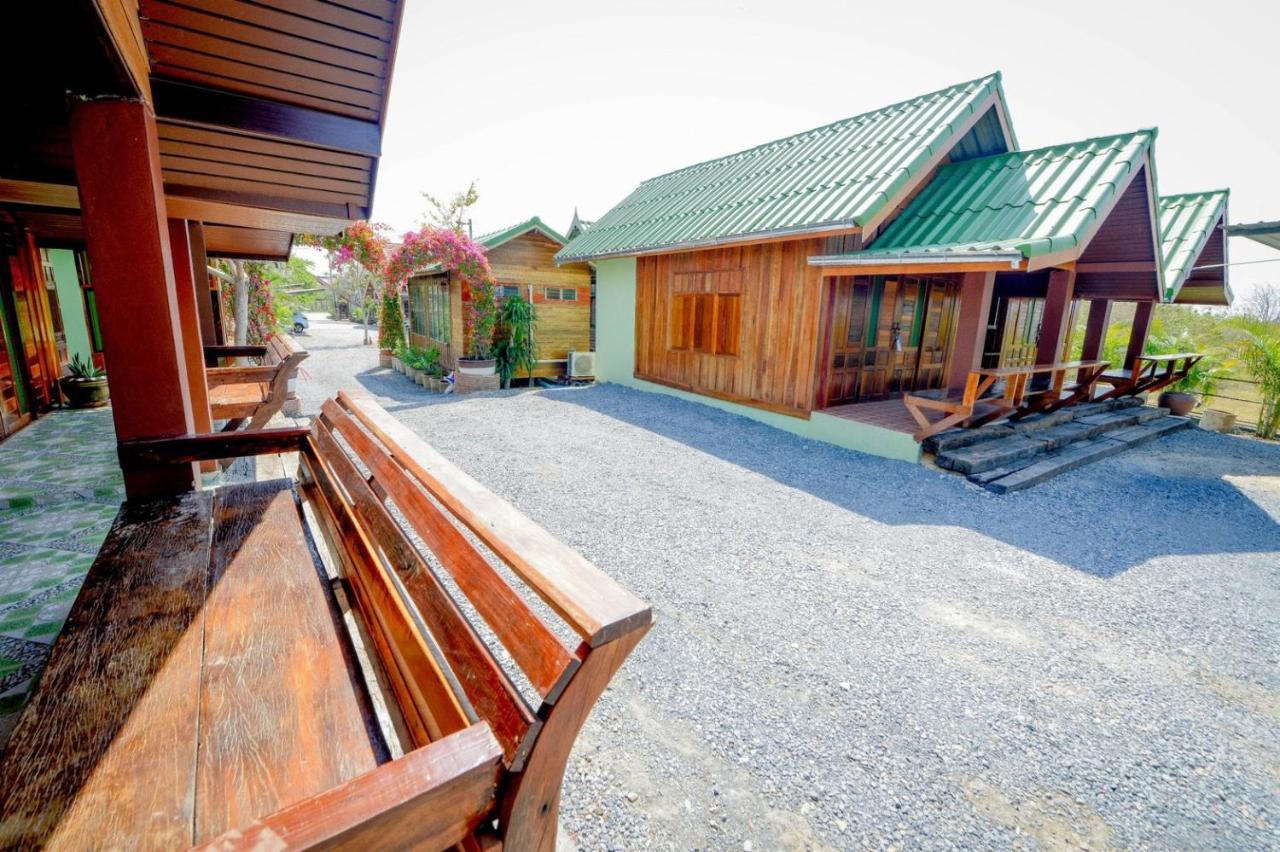 Mrk Resort & Massage Lopburi Exterior photo